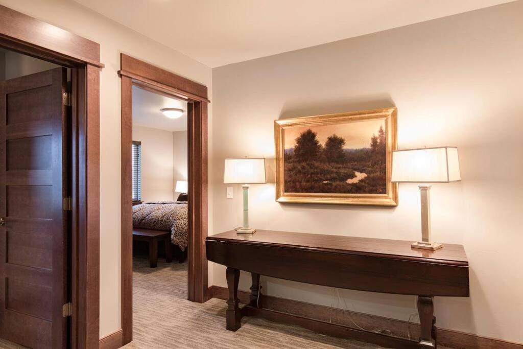 Luxury Townhome On The Park With Bridger Mtn Views ボーズマン エクステリア 写真