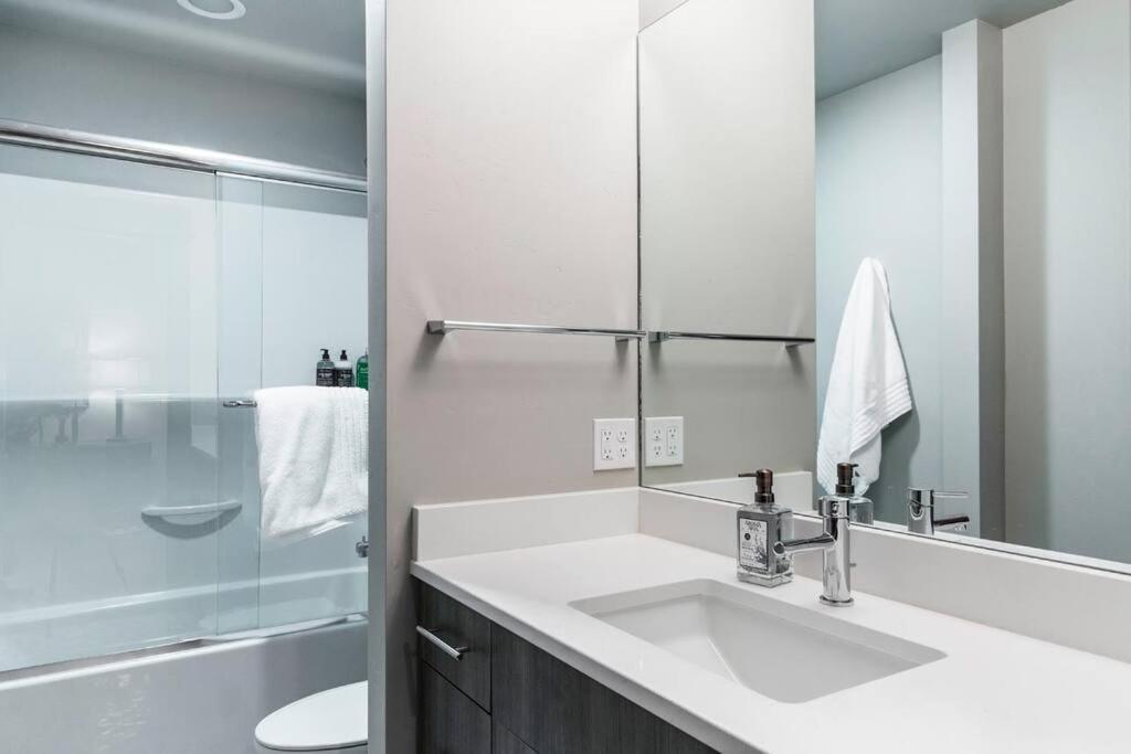 Luxury Townhome On The Park With Bridger Mtn Views ボーズマン エクステリア 写真