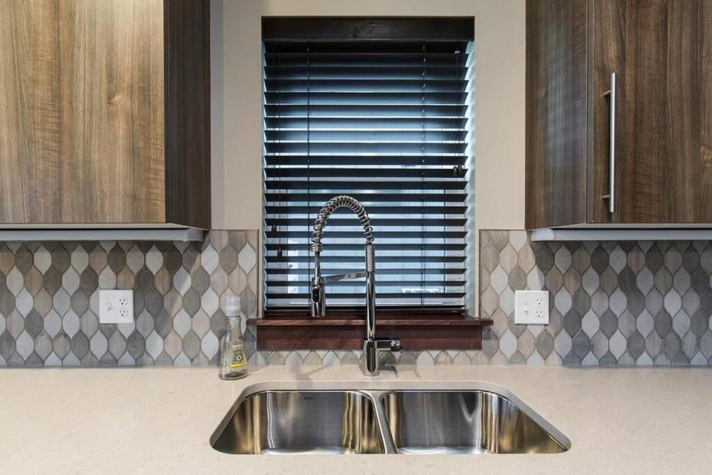 Luxury Townhome On The Park With Bridger Mtn Views ボーズマン エクステリア 写真