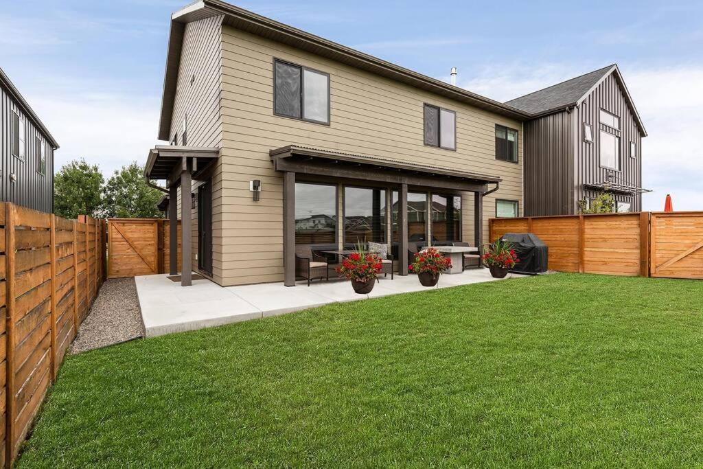 Luxury Townhome On The Park With Bridger Mtn Views ボーズマン エクステリア 写真